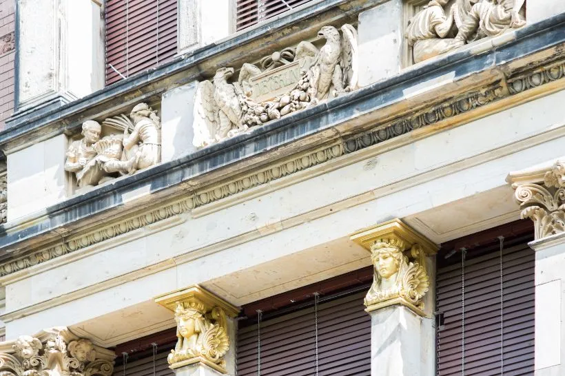 Führung zu Haus, Architektur und Geschichte auf Deutsch