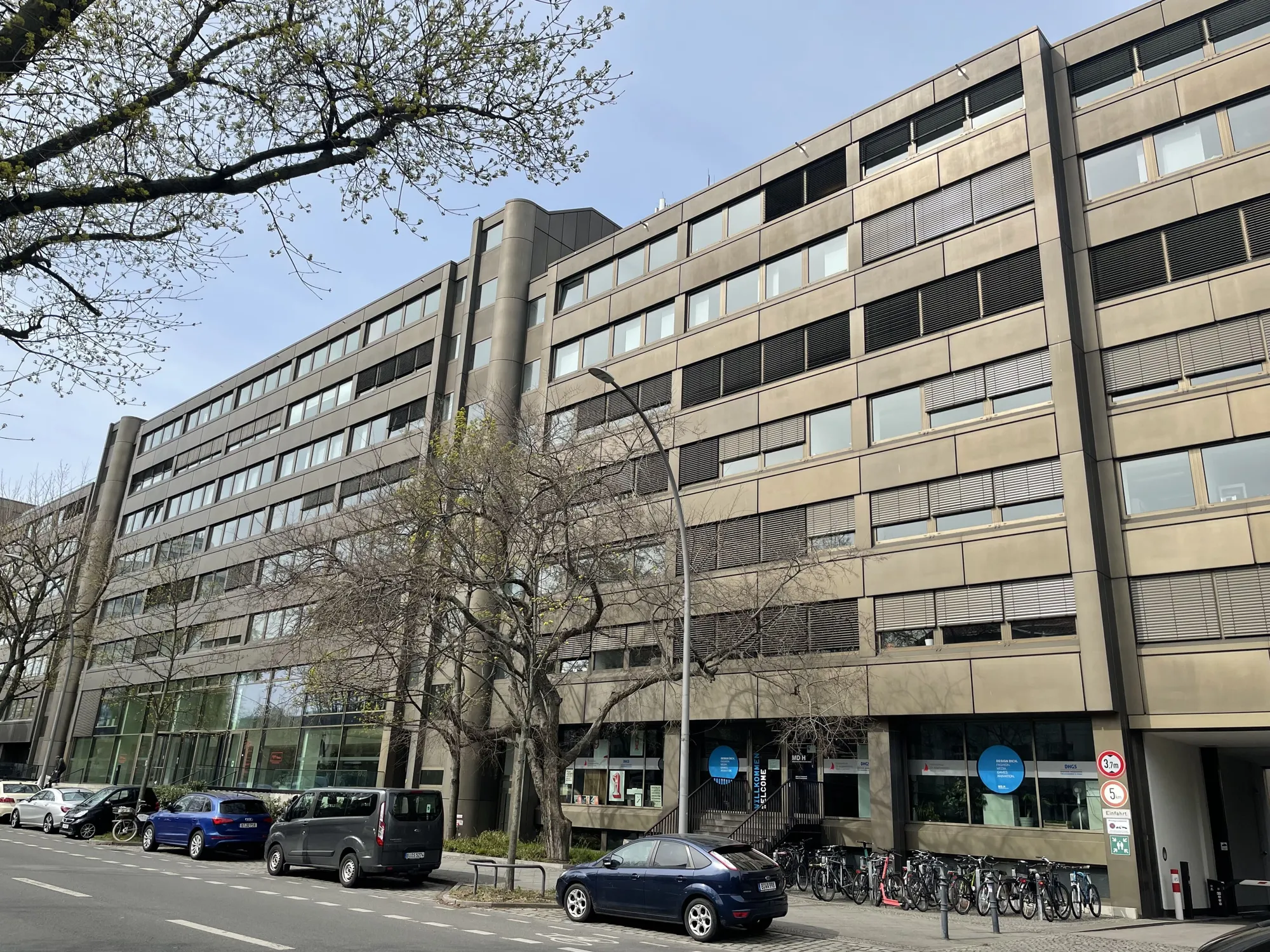 DHGS Deutsche Hochschule für Gesundheit und Sport