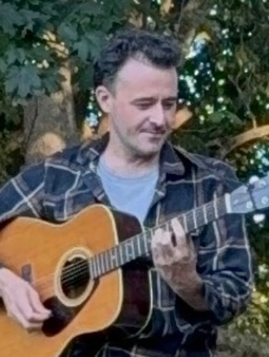 Open Mic with Flannery Thaiss