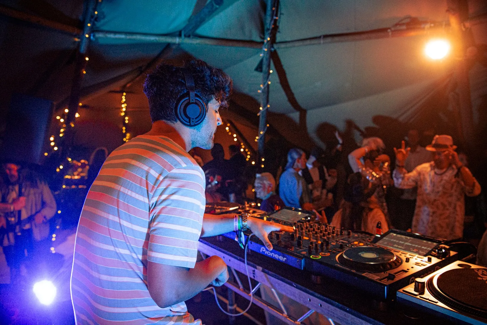 Dan Alani- house party bangers