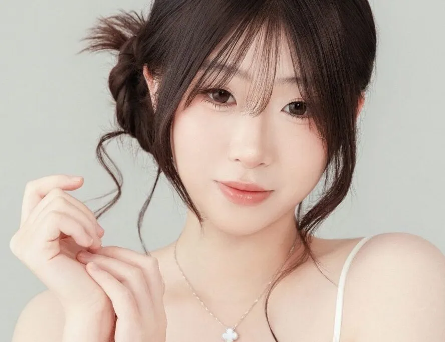 Olivia Tam (piano)