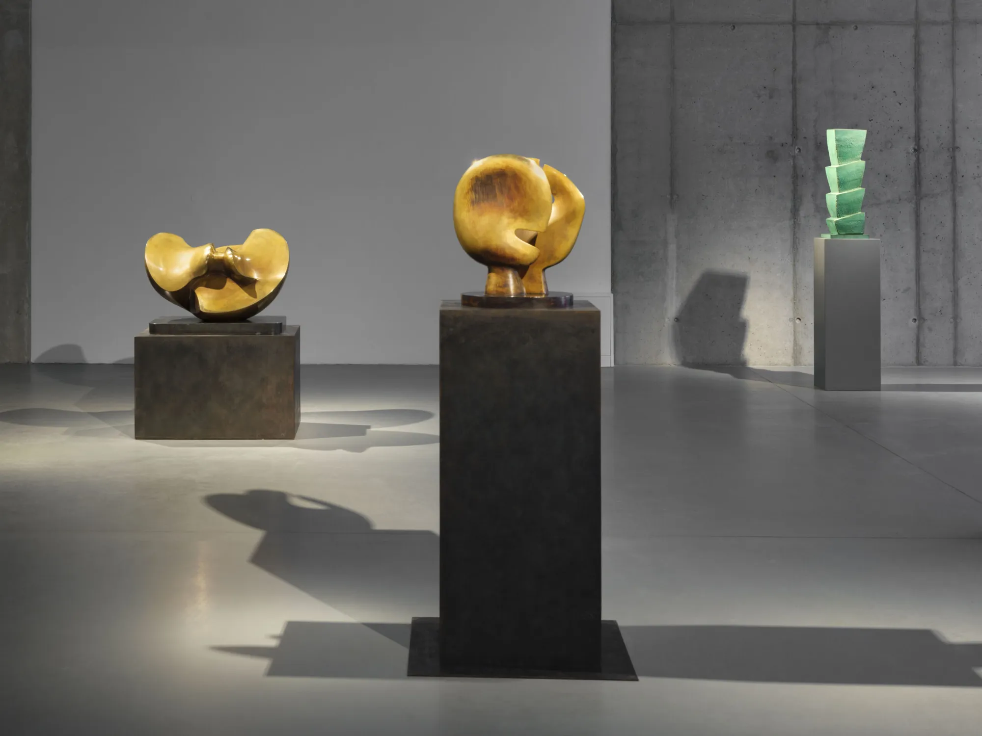 Form/Raum/Vision – Henry Moore und seine Zeit / Outside of Time – Anna Bogouchevskaia