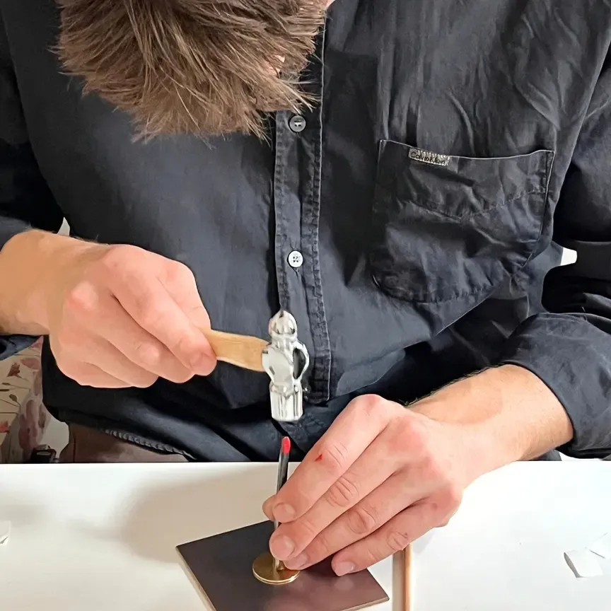 Tauschierungs-Workshop: Die Kunst der Metallverzierung