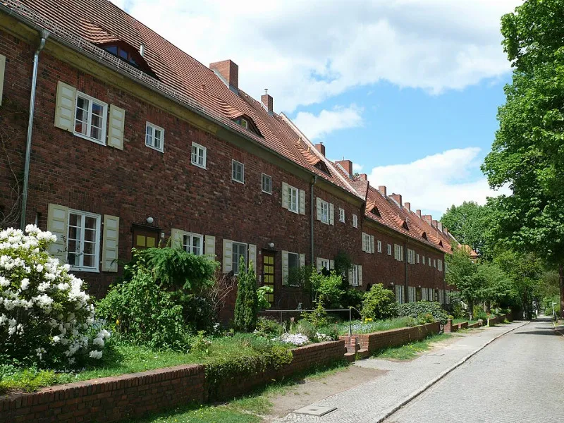 “Metropolis entdecken. Backstein und Klinker in Steglitz-Zehlendorf” Stadtspaziergang mit Friedrich Burschel zum Festmonat