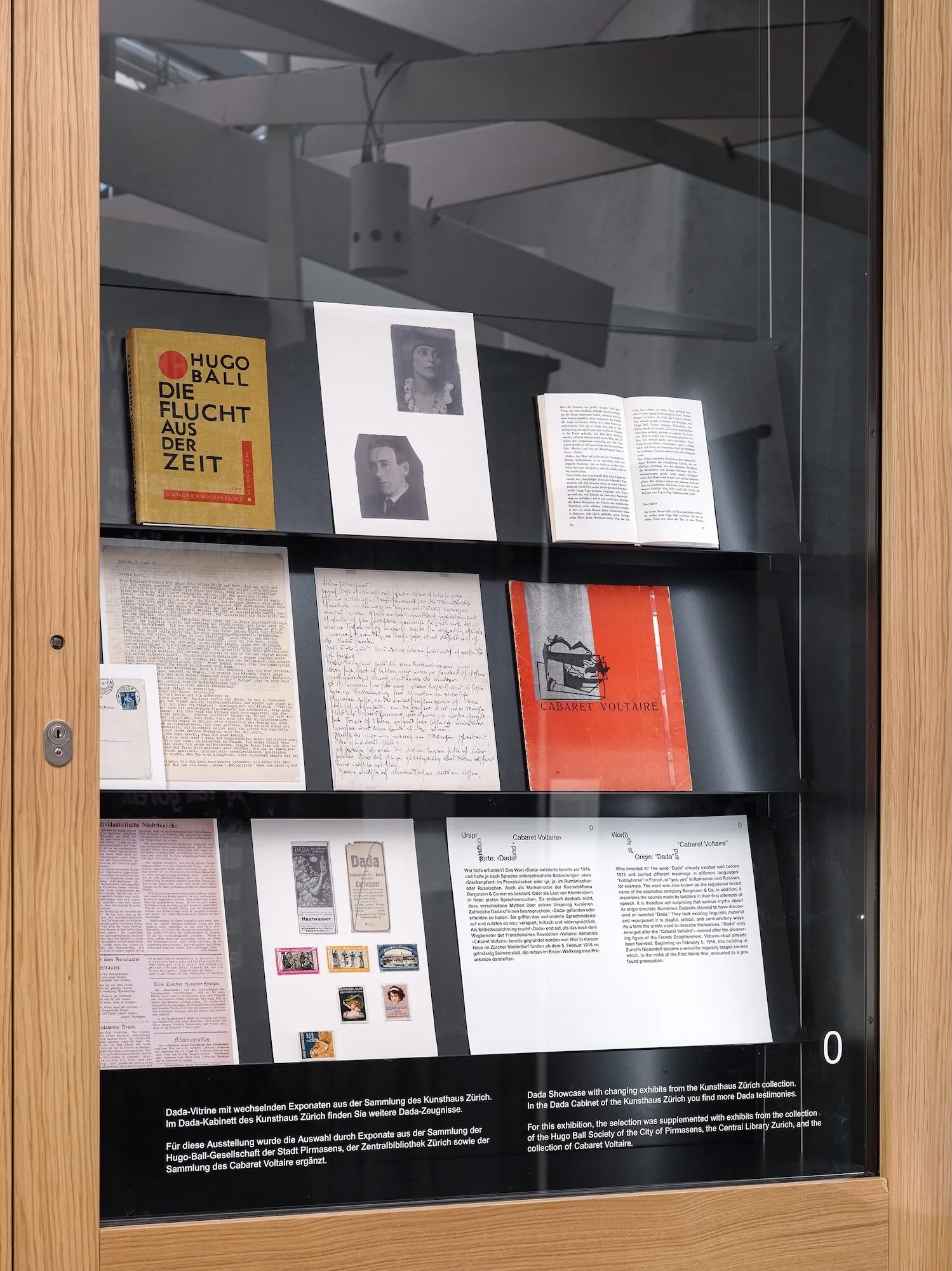 Dada-Vitrine: Slot 16