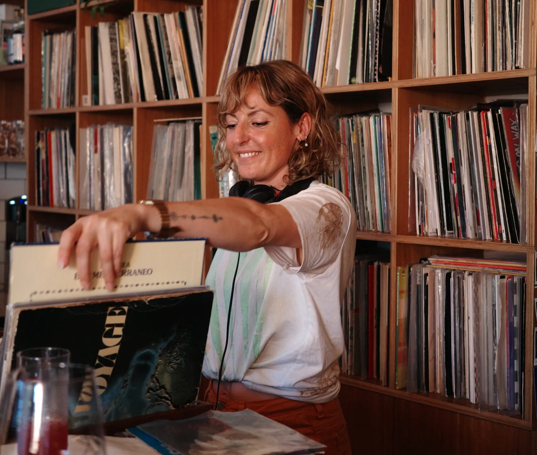 Malou Coindreau DJ'ing