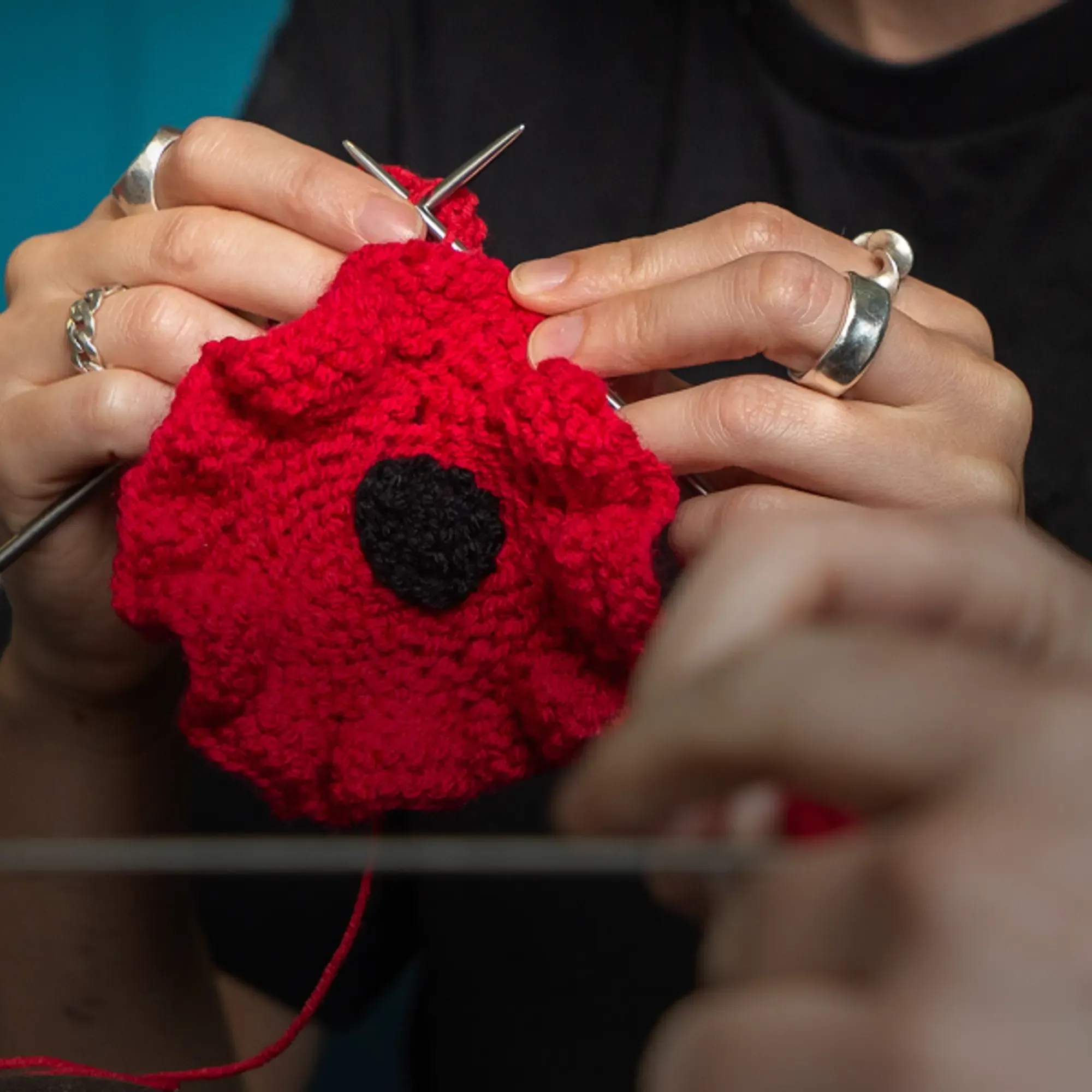 Knit a poppy for Remembrance