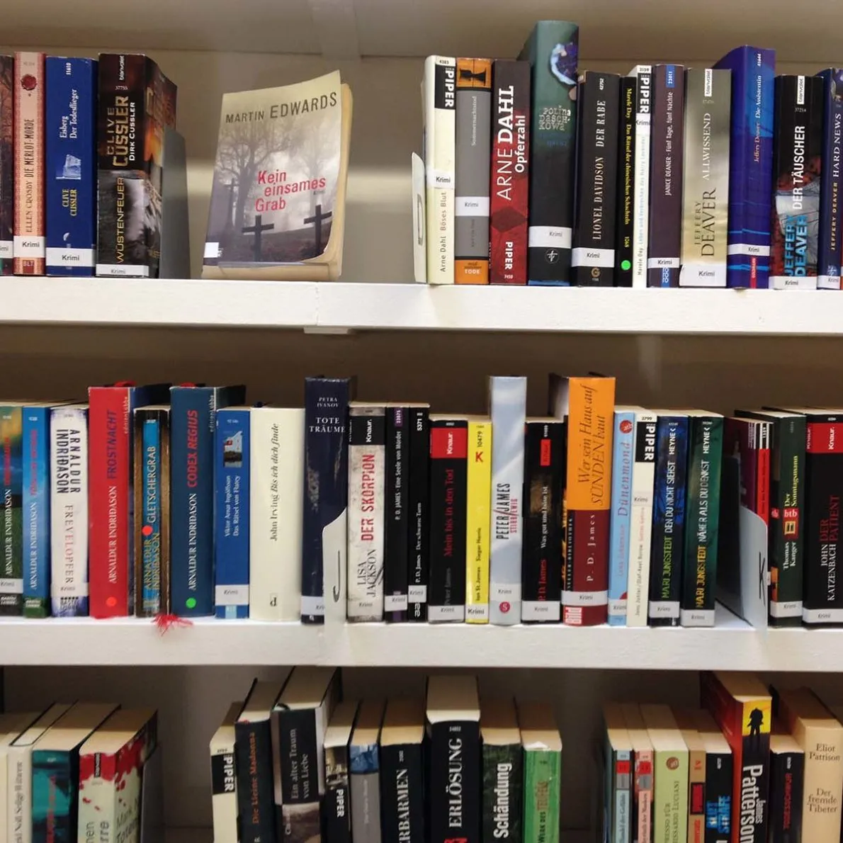 Krimi- und Romanbibliothek