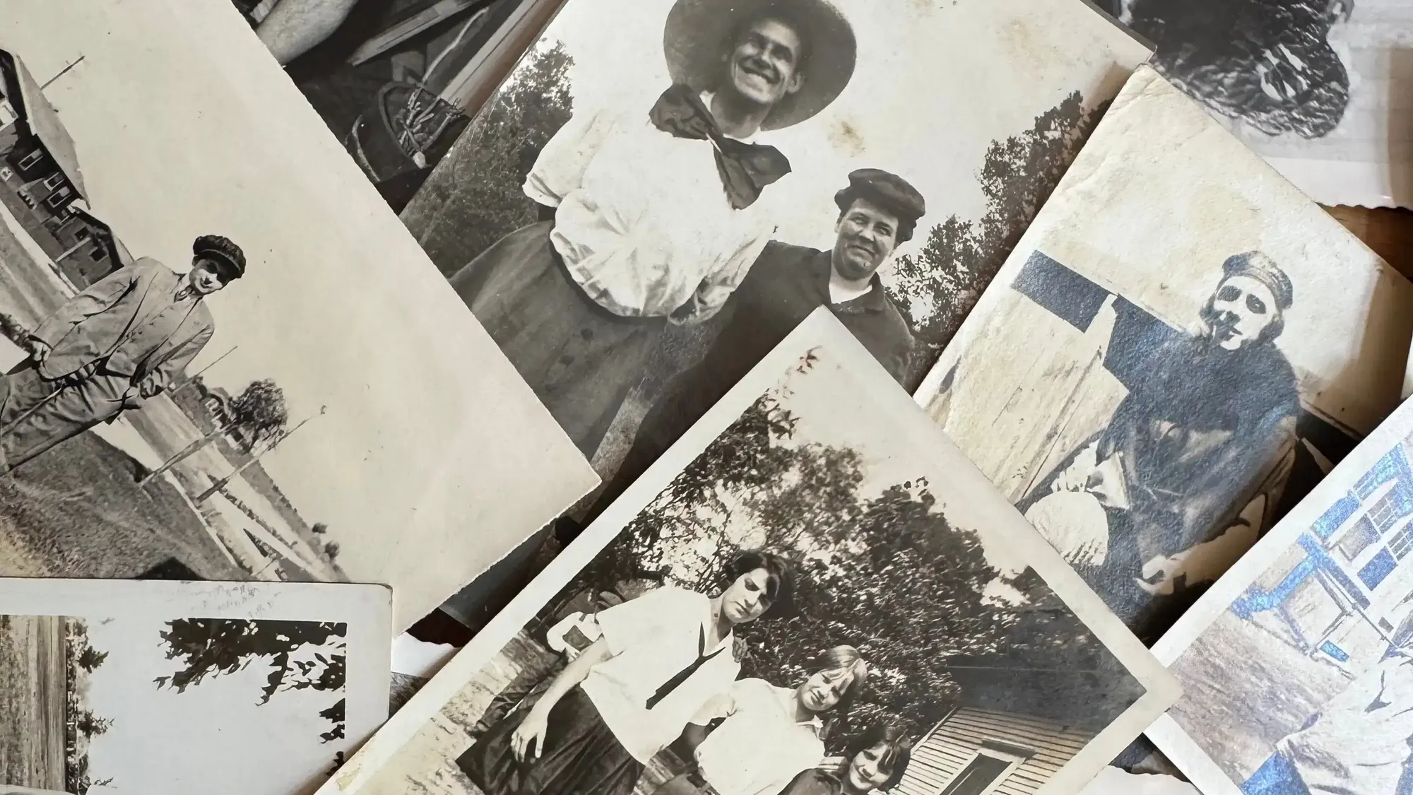 Anywhere–Everywhere: Selections from the Peter J. Cohen Collection of Vernacular Photography