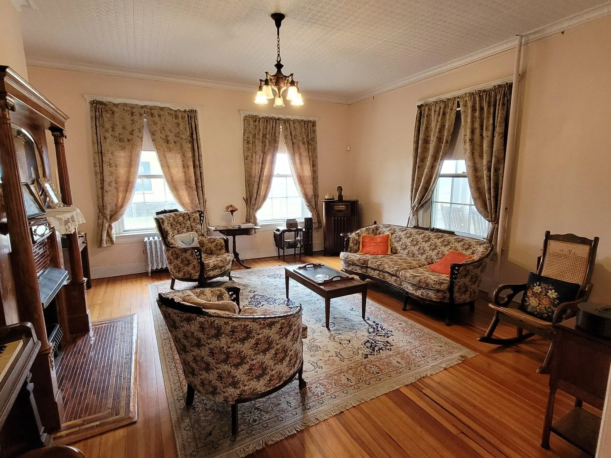 Sandy Hook History House
