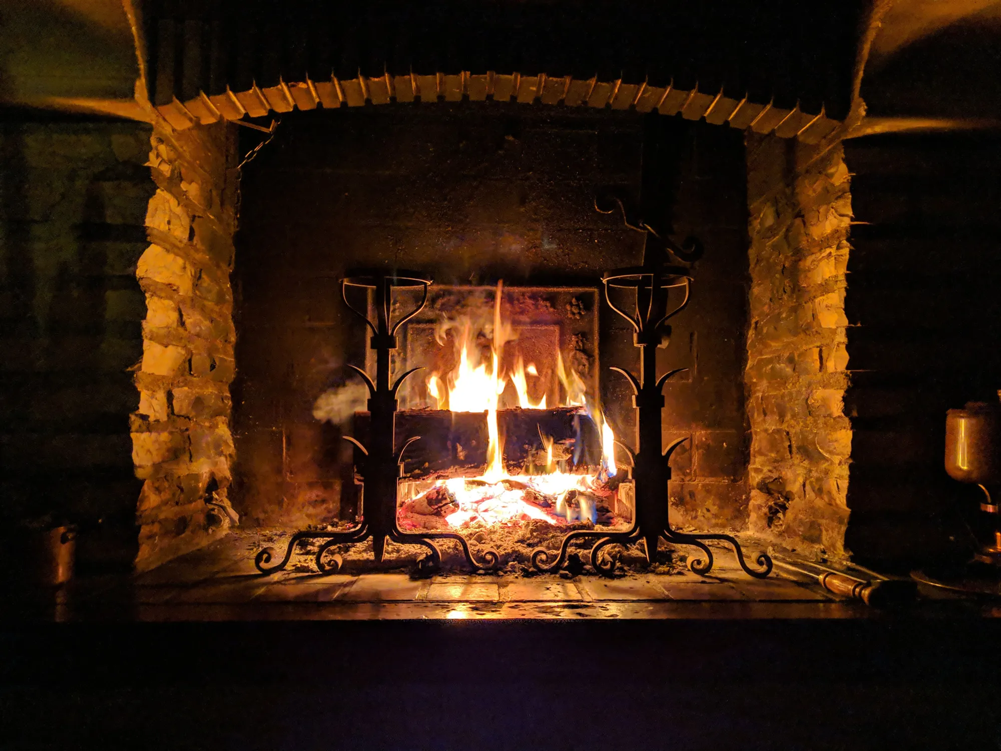 SUNDAY FIREPLACE CONCERT