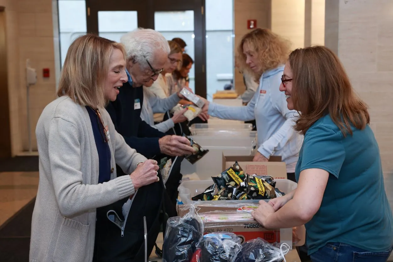 Volunteer with Backpack Buddies