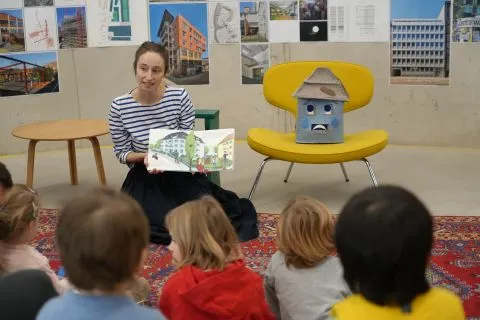Interaktive Kinderlesung «Mein NEUES altes Haus» mit Dr. Korinna Zinovia Weber