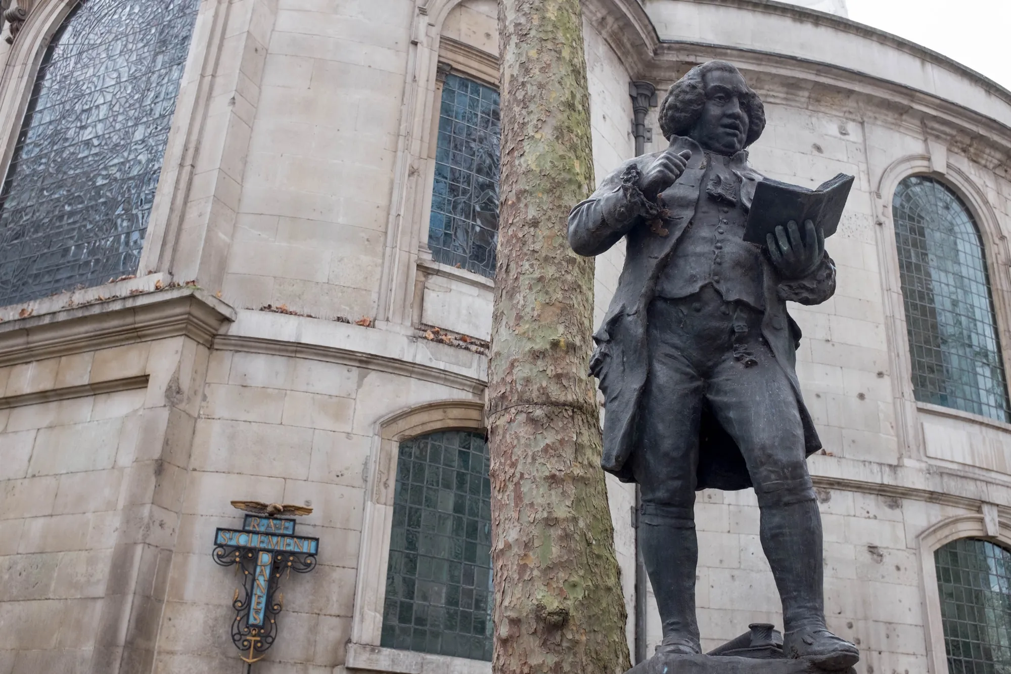 Dr Johnson's House - Walk & Visit