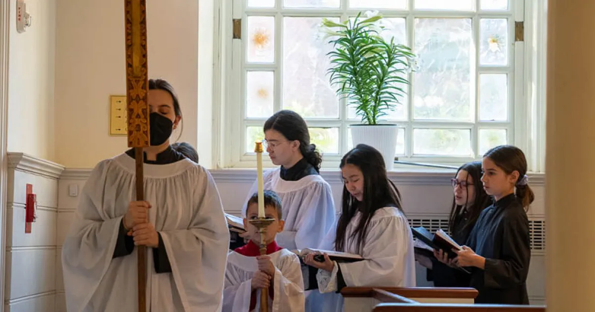 9:15am Holy Eucharist