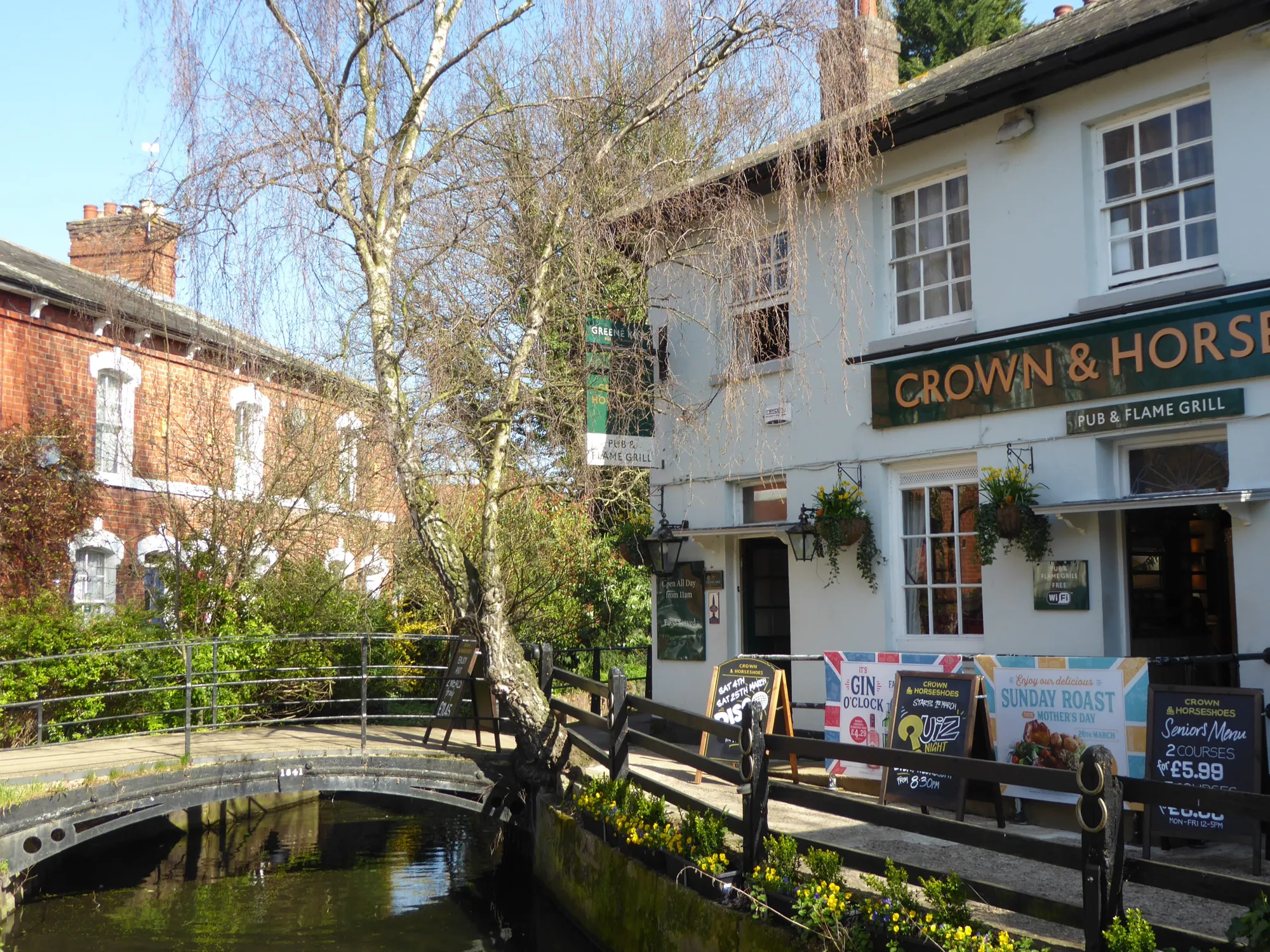 Crown & Horseshoe