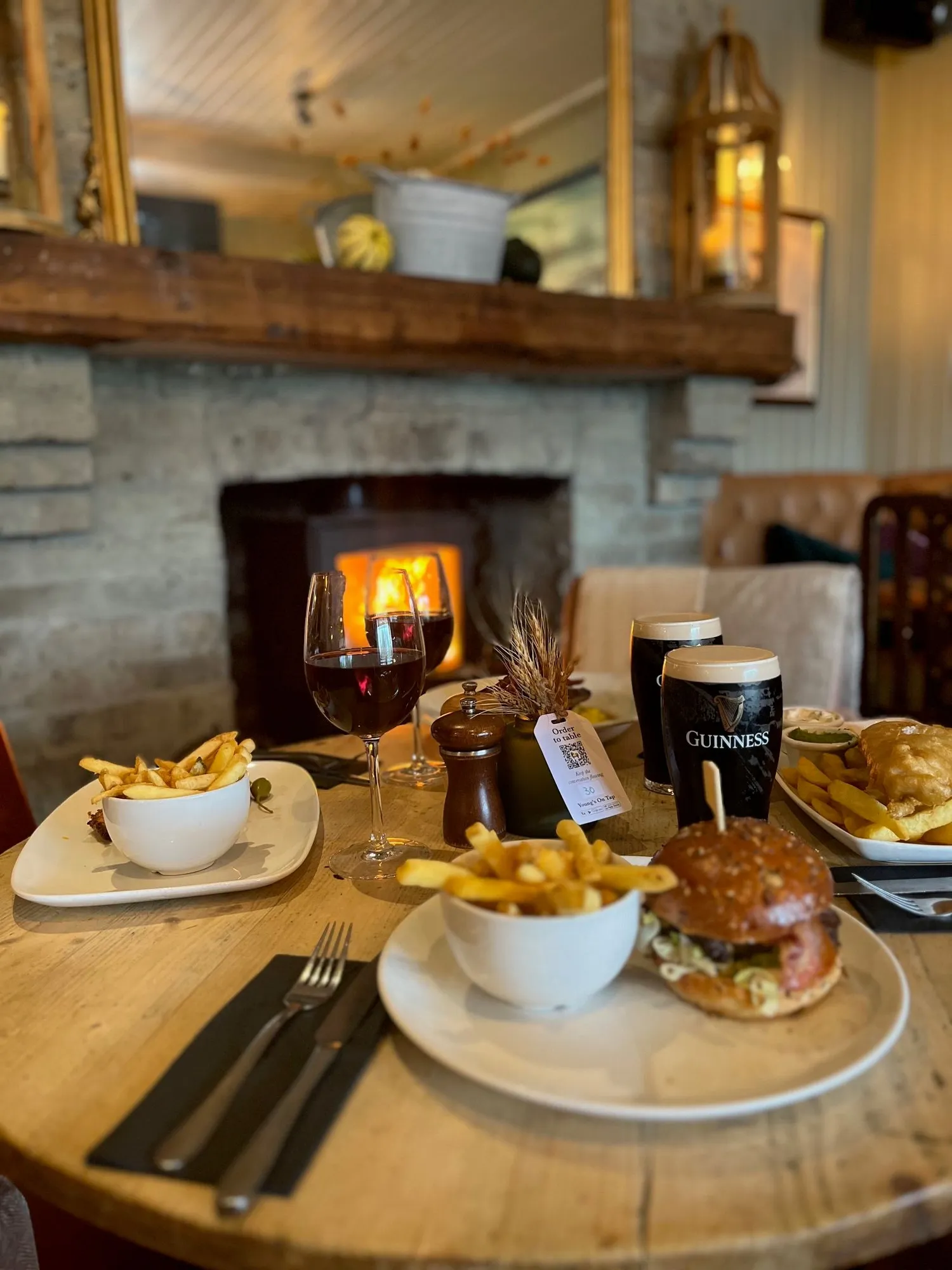 SUNDAY ROASTS ON THE RIVER