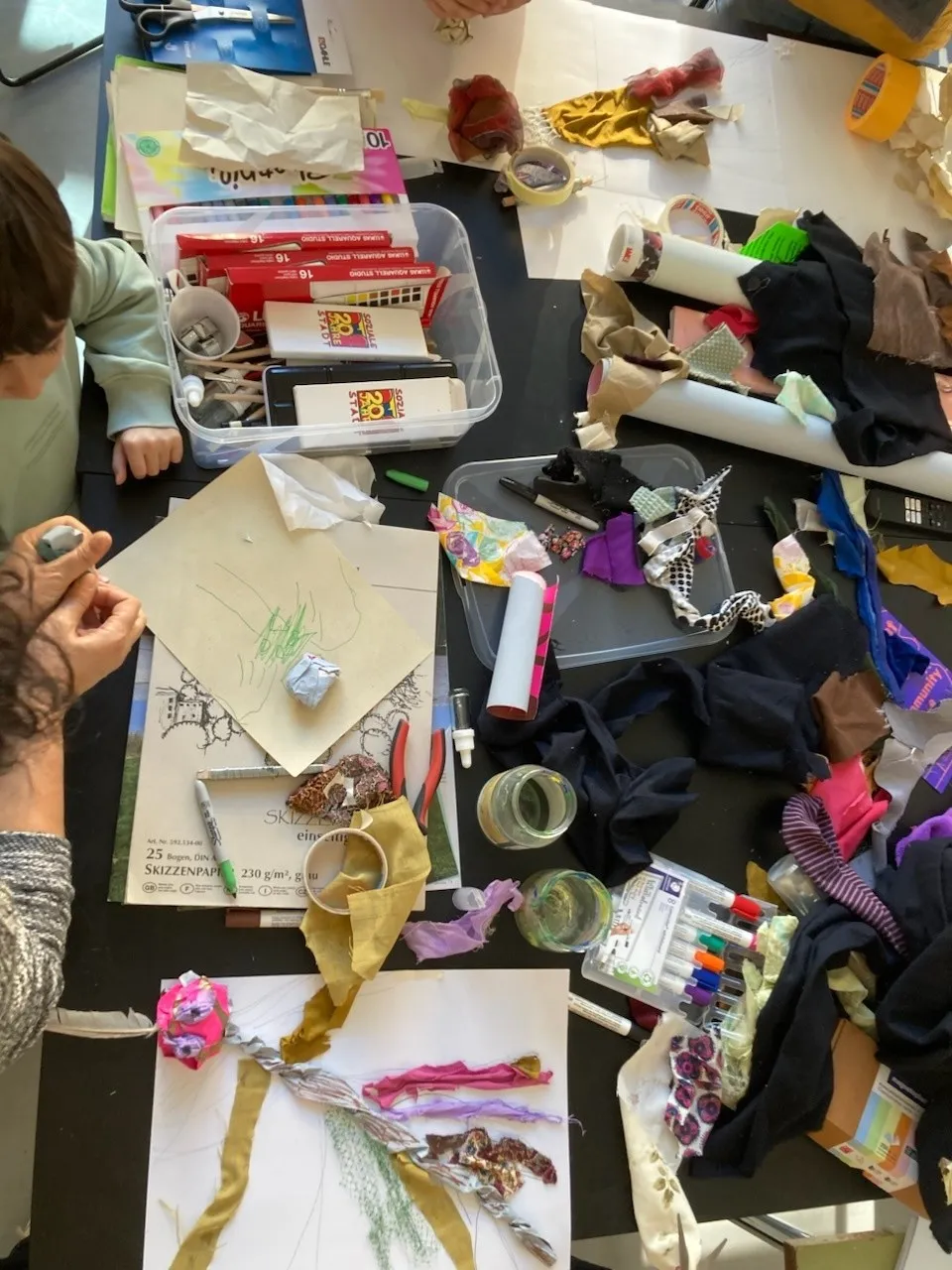 Sunday Art Makers – »Tiny worlds unseen« mit Erhan Muratoglu