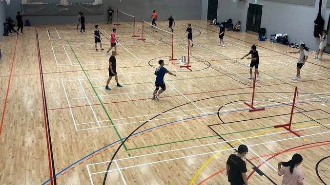 Social badminton All levels @ Canada Water 7- 8pm Monday night