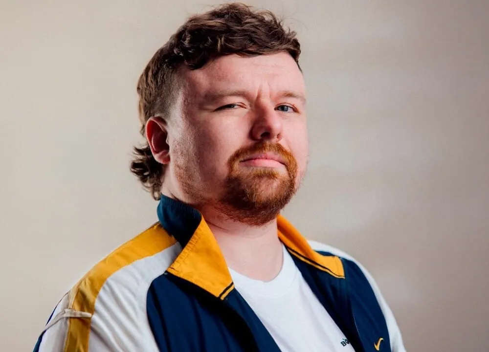 Aaron McCann : Momentum