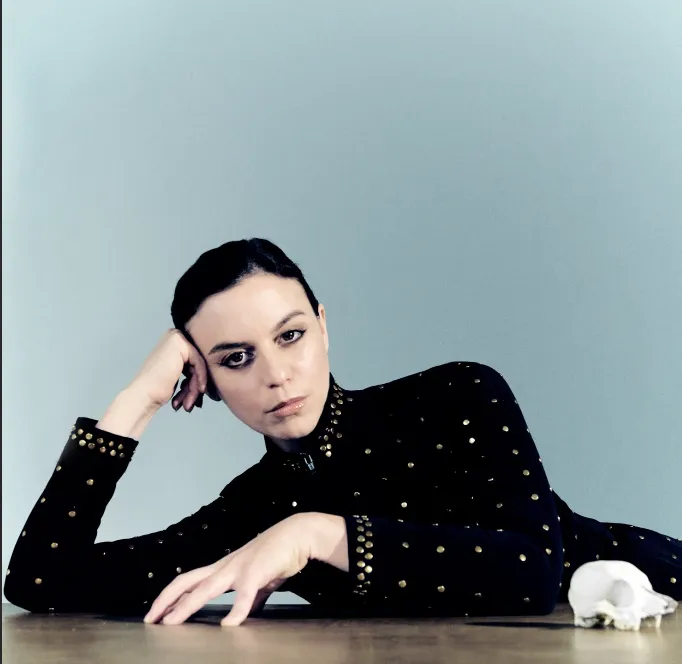 Deradoorian (Dirty Projectors, Decisive Pink), Kate NV, GAL GO