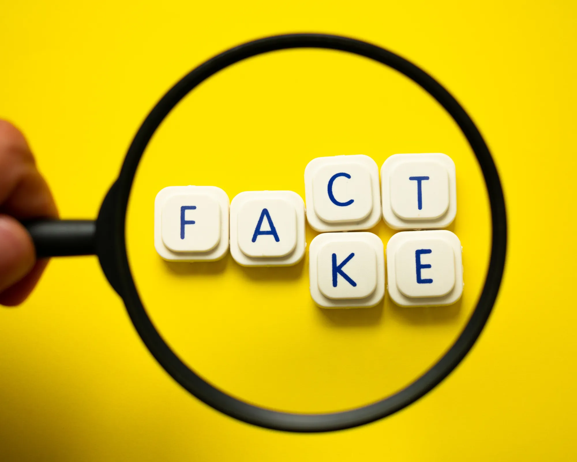 FAKE?! – Desinformation und Hate Speech erkennen und kompetent handeln